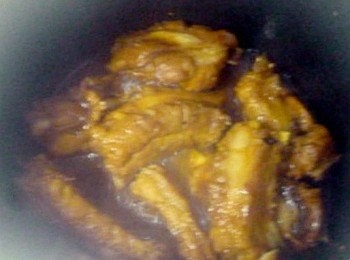 step3: 和<span class="group_2">調味</span>,燒開後關小火煮約30~40分,中間需翻動,讓所有排骨顏色均勻