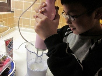 step2: 鮮奶油打到8分發