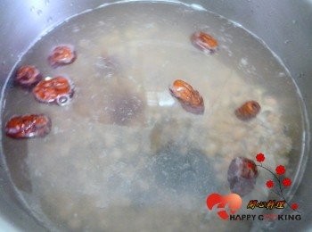 step2: 放入紅棗和桂圓