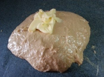 step3: 再加牛油搓至光滑