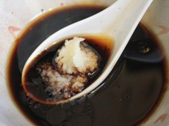 step1: 將<span class="group_2">醃醬</span>調好備用, 雞腿切3公分x5公分的大丁