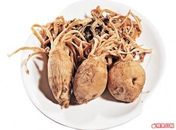 step4: 頭菜是醃菜的一種,可用作蒸餸用途,於糧油雜貨店有售賣