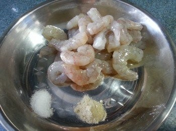 step2: 用醃料略醃