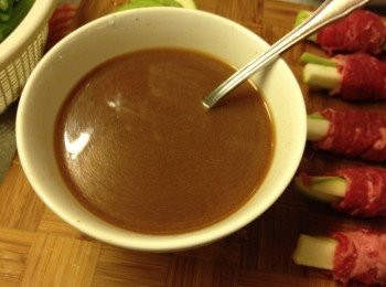 step3: 柱侯醬加入糖，水和生粉攪勻備用