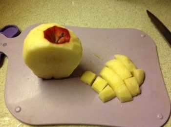 step1: 蘋果去皮切小粒