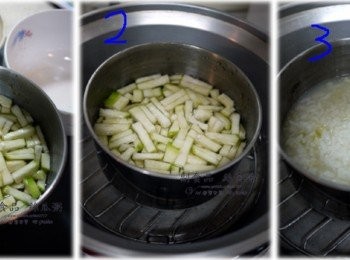 step5: 1.把絲瓜與洗淨的米倒入電鍋裡 2.外鍋二杯水下去蒸熟 3.跳起來後，拌均後再悶五分鐘即可