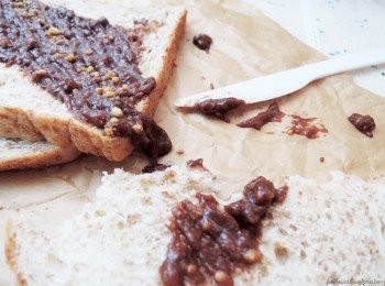 step5: 完成！此时，可享受这美味纯天然的巧克力香蕉果酱咯！美味极了～