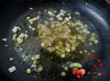 step3: 加少許水和<span class="group_2">調味</span>