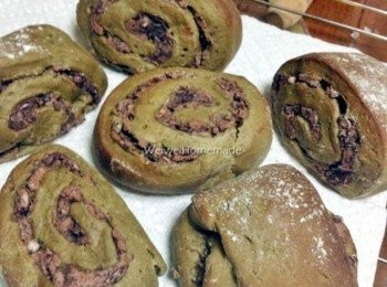 step16: 麵包烤好後，移到鐵架上放涼，就可以享用啦！ ※這樣才能避免麵包在烤盤上被餘溫烘乾。