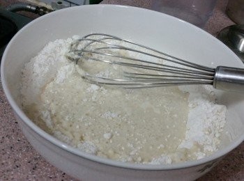 step3: 天婦羅炸粉用清水開勻，確保沒有粉粒