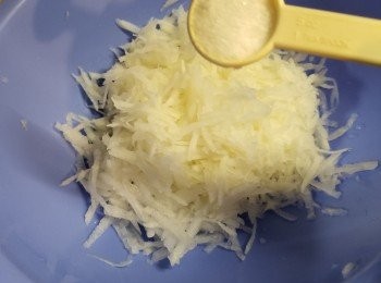 step2: 再加入1茶匙鹽