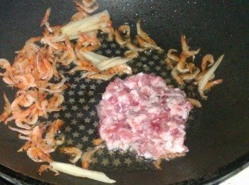 step4: 再放入絞肉半炒