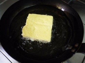 step5: 接著下鍋炸至金黃酥脆即可