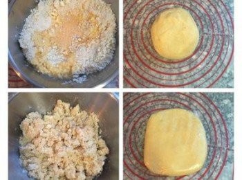 step2: 倒入蛋液,攪拌到沒看到液體,用壓的方式壓成糰後,用保鮮膜包住後壓扁,放入冷凍冰10分鐘.