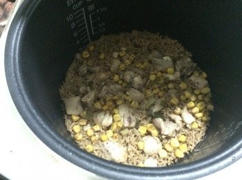 step6: 煮好後千萬不要打開蓋，待15分鐘才打開，這樣可把水似收乾