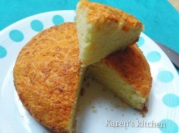 step6: 图片的蛋糕是食谱份量的一半。想知道我的更多更新的食譜可去我的Facebook專頁！！ https://www.facebook.com/pages/Karens-kitchen/212144668994619?ref=bookmarks