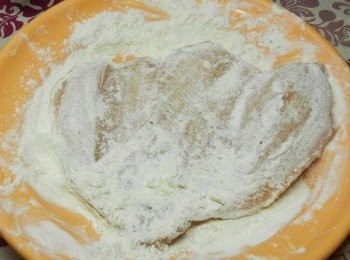 step3: 兩面沾勻，拍掉多餘的粉