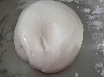 step3: 用手搓成麵糰至表面平滑。如麵糰太乾，可額外加點水