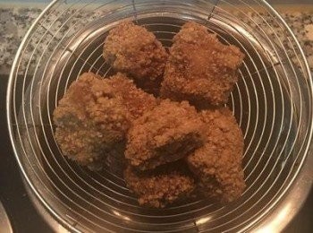 step2: 排骨酥作法請參考：蘿蔔排骨酥湯https://cook1cook.com/recipe/28941