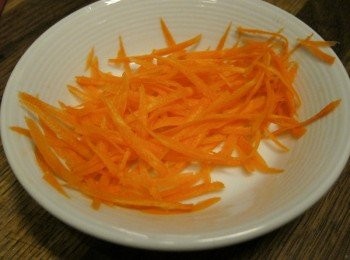 step4: 紅蘿蔔切絲