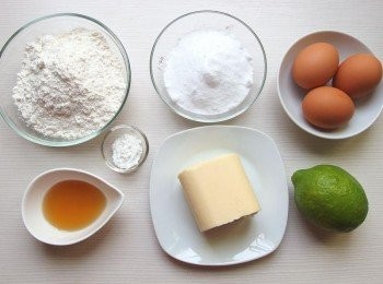 step1: <span class="group_1">食材</span>準備。 過篩麵粉/泡打粉備用。