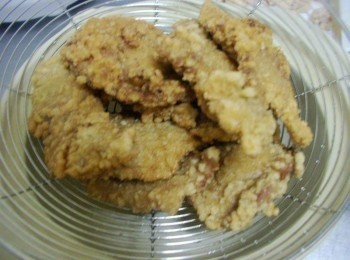 step4: 撈起再瀝掉油脂即可