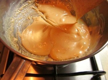 step6: 煮到用湯匙劃鍋底時有明顯痕跡即可關火