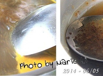 step6: 煮沸的黑木耳露要將表面的浮沫撈起丟掉
完成後靜置待涼即可裝瓶放進冰箱當清涼飲品食用