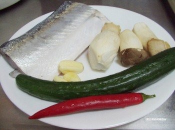 step1: [做法] 1.先準備好所需<span class="group_1">材料</span>ˊ並清洗乾淨備用