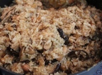 step4: 用小火慢炒, 翻炒至混合均勻即完成