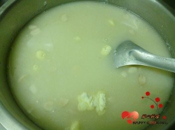 step5: 加入適量的糖和奶粉拌勻