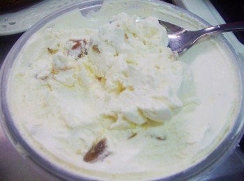 step3: 完成取出ˊ綿密香濃ˊ吃起來又順口的冰淇淋就完成囉。