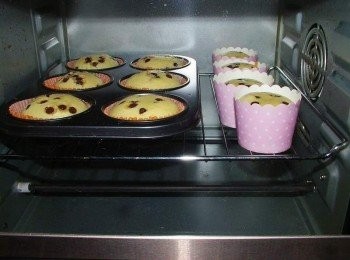 step5: 送入事先預熱好的烤箱ˊ180度c烤25~30分鐘ˊ完成取出略為放涼