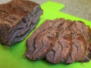 step3: 將滷好的牛腱冷卻後, 放冷藏1小時, 在取出切片, 即完成