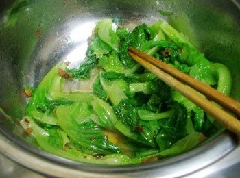 step6: 6.清爽味美的【香蔥肉燥拌生菜】就完成囉~~