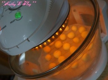 step9: 最放入光波爐以一百八十度焗十八分鐘~