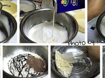 step1: 麵粉跟糖粉要過篩、不能用力搓揉，這些都是做餅乾棒的基本功夫

而這次我在<span class="group_1">食材</span>上也做了一點小小的變化
一連做出了《芝麻牛奶餅乾棒》《咖啡可可餅乾棒》
還有未嘗試過的《蒜味義大利香料餅乾棒》三種口味
作法上其實沒有太大的改變，成品一樣的賞心悅目又美味。

把所有材料輕輕翻攪拌勻
不要過度攪拌與搓揉以免出筋會影響口感
先用刮刀按壓切鬆的方式拌勻
然後用手將所有材料捏緊成糰再裝進塑膠袋中擀平
擀成一大薄片放進冷藏三十分鐘