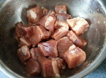 step1: 排骨洗淨後,用A排骨調味料醃1小時以上待入味