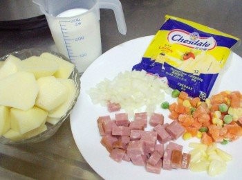 step1: 先準備好所需<span class="group_1">材料</span>ˊ並處理成適當大小備用