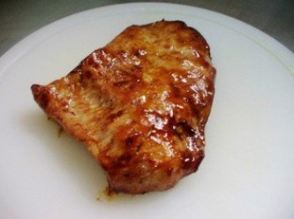 step7: 完成的烤松阪豬排取出ˊ切成片狀