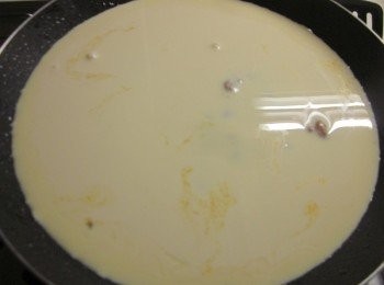 step3: <span class="group_2">蛋汁</span>續倒入作法2.