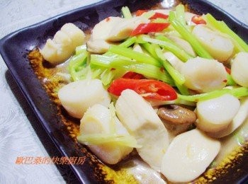 step6: 步驟6鮮甜美味芹菜杏鮑菇炒干貝就完成囉~~