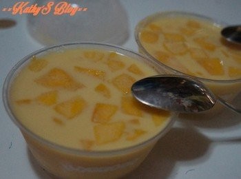 step7: 放入雪櫃冷卻大約三個鐘左右，就食得啦~