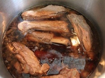 step3: 豬肋排滷40-50分鐘, 至個人喜愛的軟嫩度即可