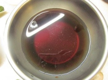 step2: 米酒及壽喜燒先調好在一碗備用