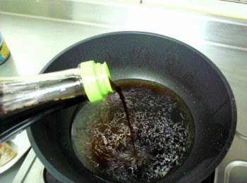 step2: 以我上圖的小排量，<span class="group_1">醬汁調配</span>~接著煮滾!