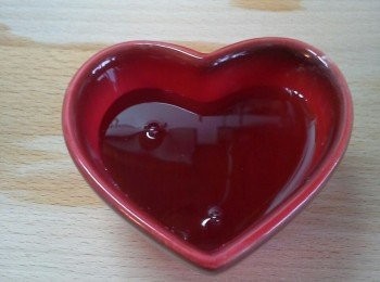 step5: 將蜜糖加入放涼的綠茶中拌勻。