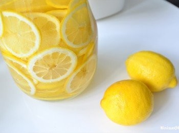 step7: 蓋上一層塑膠袋以後密封蓋緊貯藏至少三個月至六個月 ​​​​​​​一年風味更加！