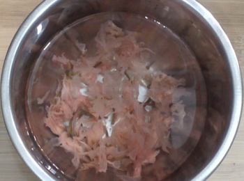 step1: 鹽漬櫻花先用水浸最少6小時至一晚