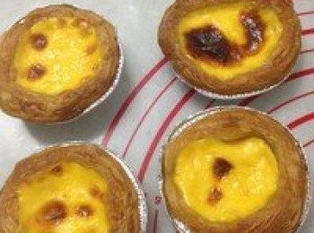 step1: 純牛奶、淡奶油、煉乳、白糖放一個碗裡攪啊攪，直到砂糖融化，可以放微波爐裡叮一會，這樣比較快哈~~ 
煉乳沒有的話也可以不放，不過糖就要多一點，放了煉乳的話，糖就可以少一點，總之糖控制在15—20g就可以了~~不能再多，再多會膩的……